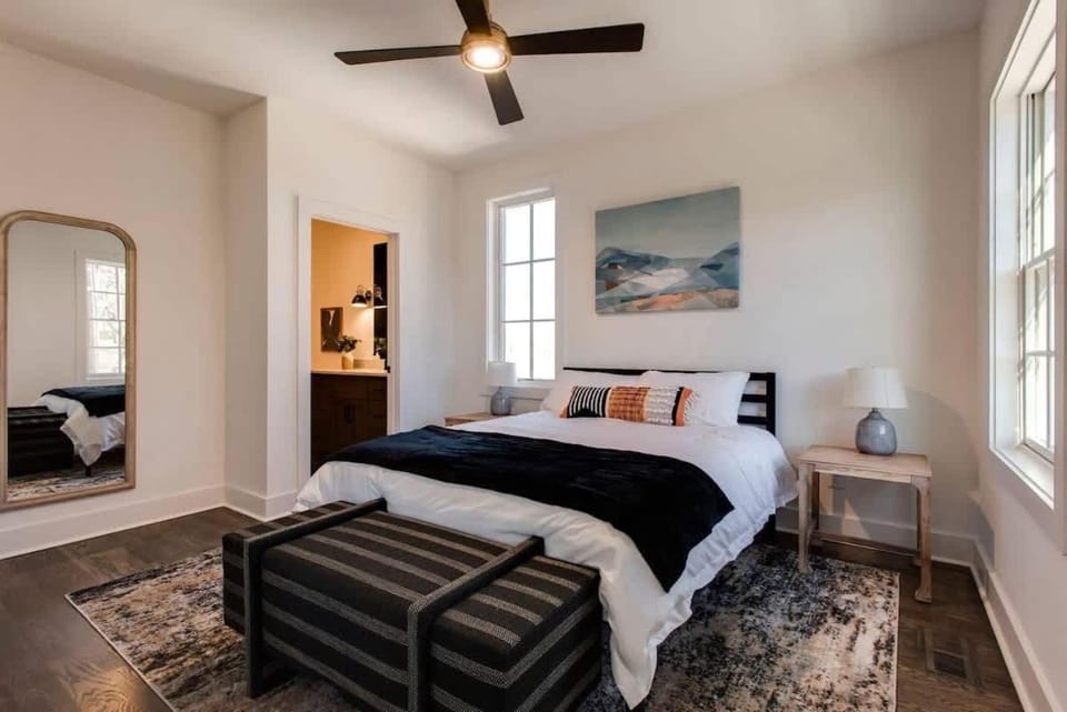 Bathroom, Photo of the whole room, Bedroom