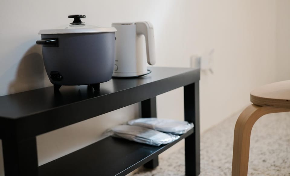 Coffee/tea facilities, kitchen