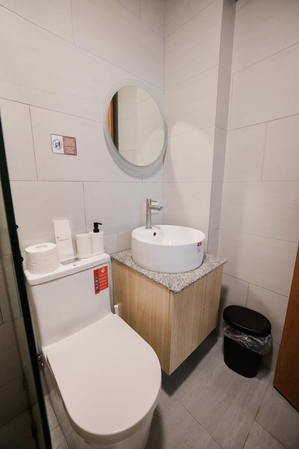 Toilet, Bathroom, towels
