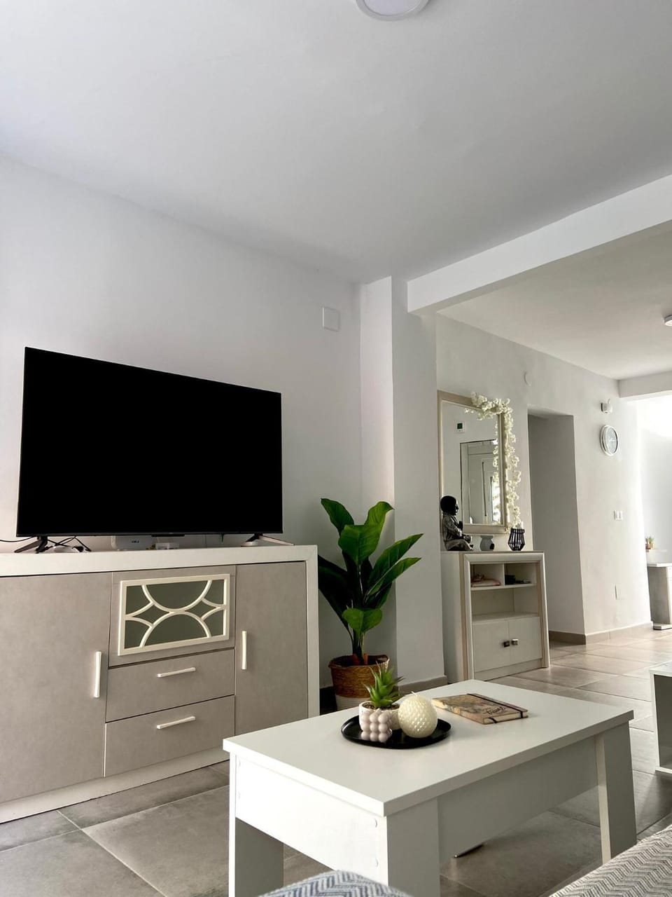 Communal lounge/ TV room, TV and multimedia, Evening entertainment