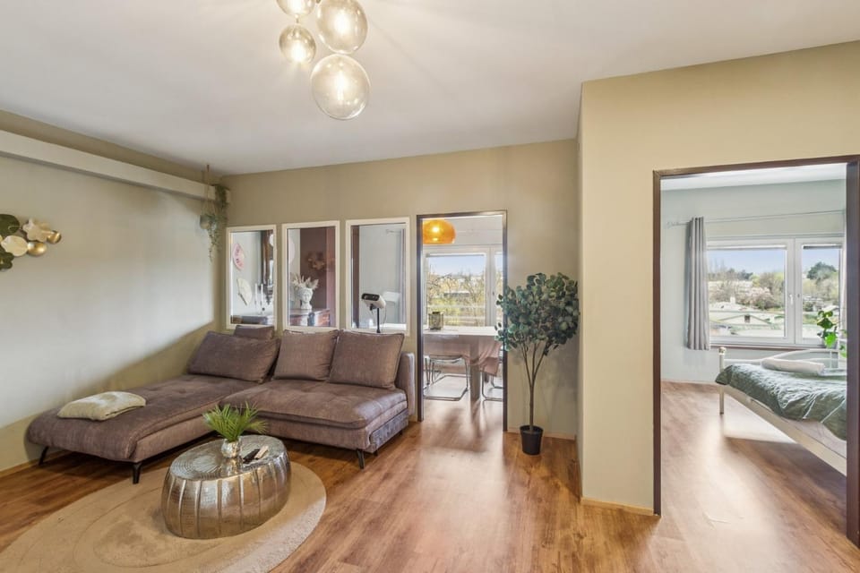 Spacious Bohemian City Apartment Near Castle Schönbrunn Apartment in Vienna