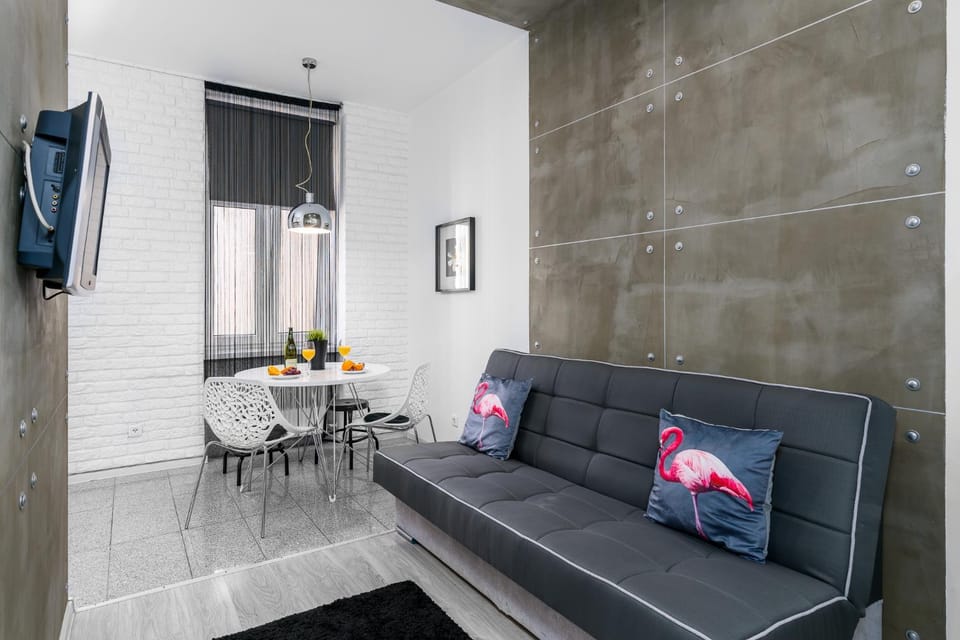 TV and multimedia, Seating area, Dining area