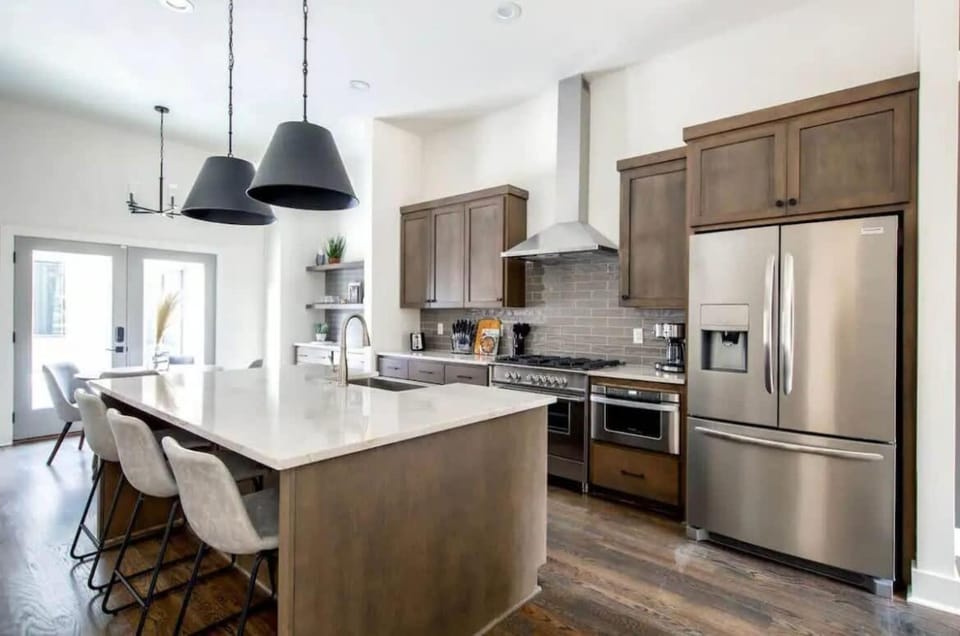 Coffee/tea facilities, Kitchen or kitchenette, dishwasher, oven, stove