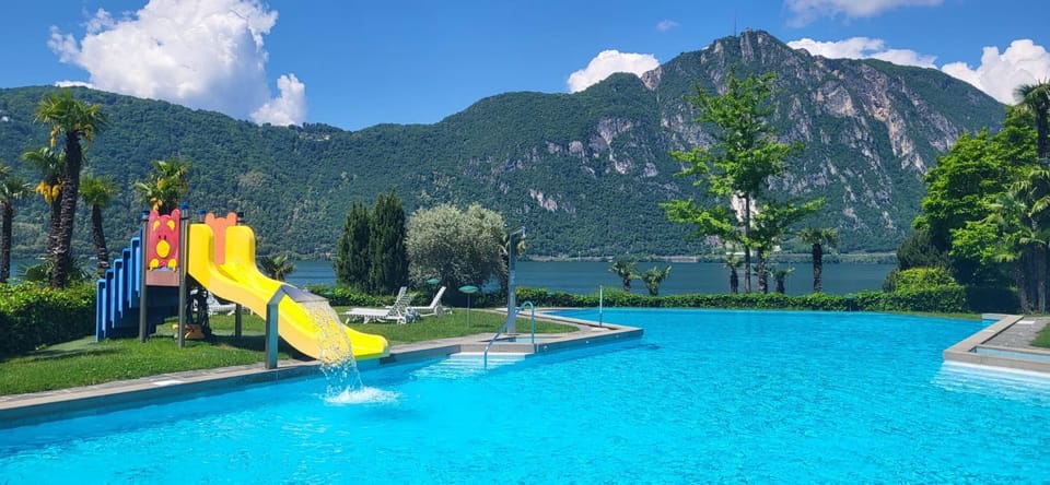Mountain view, Pool view, Swimming pool, Swimming pool