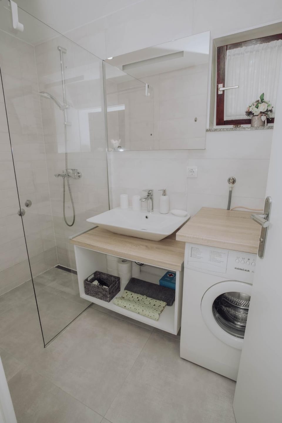 Shower, Bathroom, washing machine
