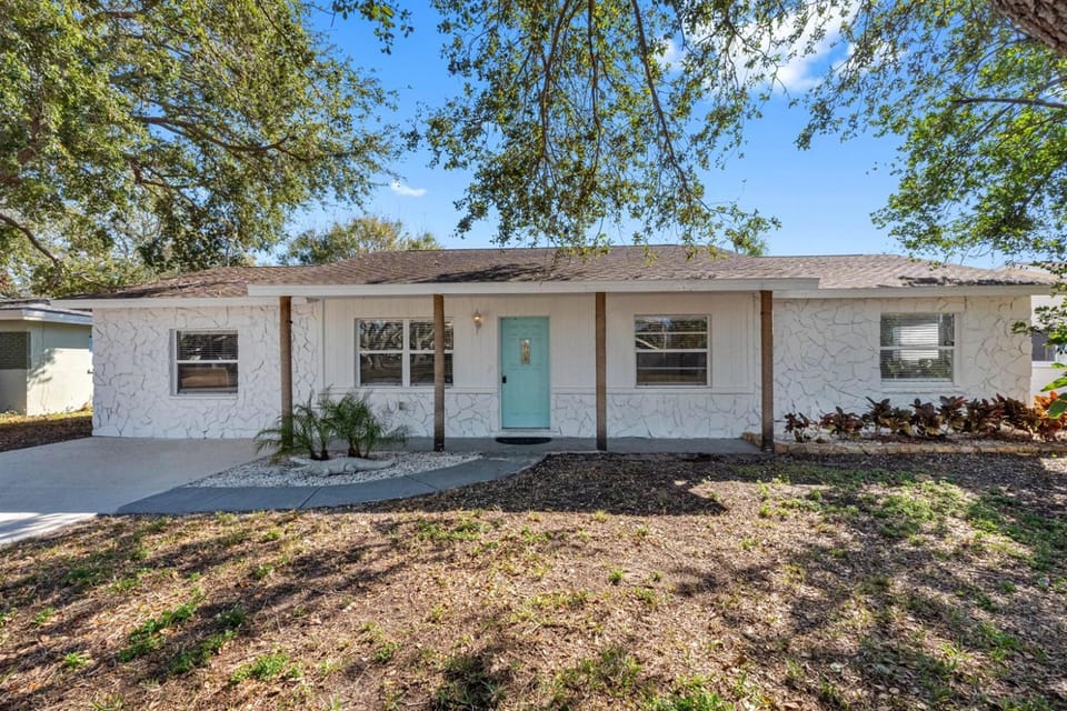 Amazing Heated Pool House Close to Beaches Country House in Largo