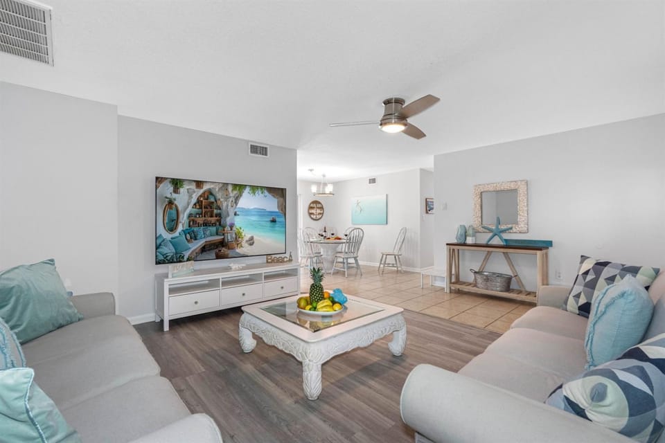 Amazing Heated Pool House Close to Beaches Country House in Largo