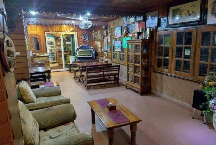 Mai Thai Guest House Bed and Breakfast in Laos