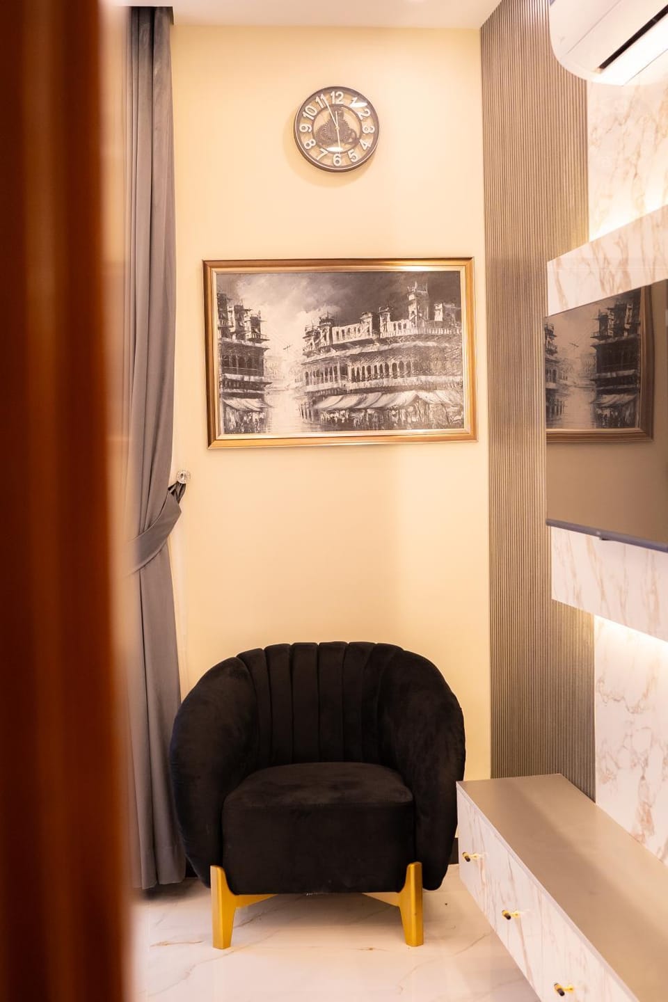 Ariston Suites Bed and Breakfast in Islamabad Capital Territory