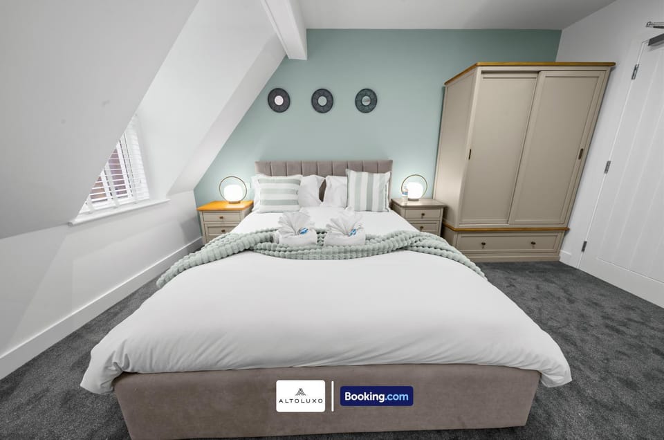 Bed, Bedroom, wardrobe
