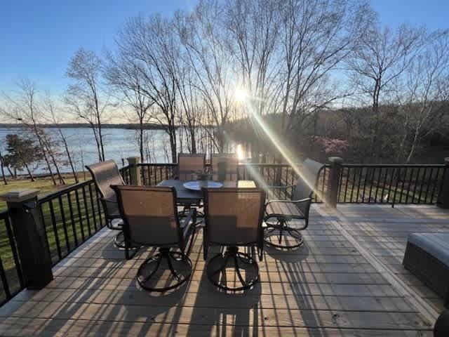 Patio, Balcony/Terrace, Dining area, Lake view