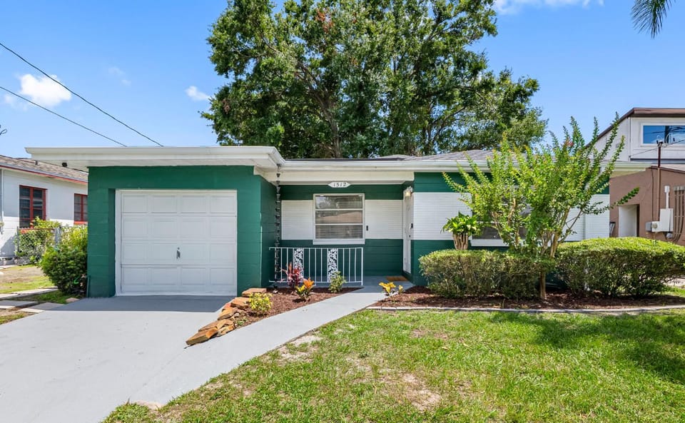 Stunning Tampa Stay Prime Location & Comfort! House in Tampa