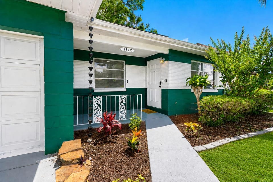 Stunning Tampa Stay Prime Location & Comfort! House in Tampa