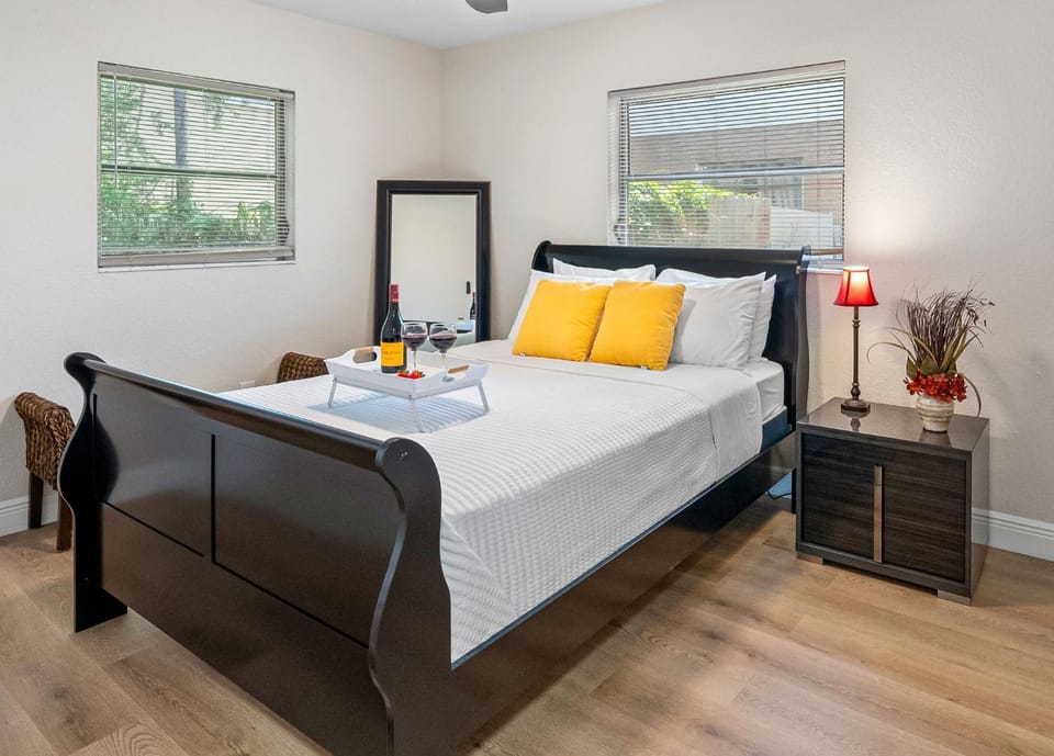 Stunning Tampa Stay Prime Location & Comfort! House in Tampa