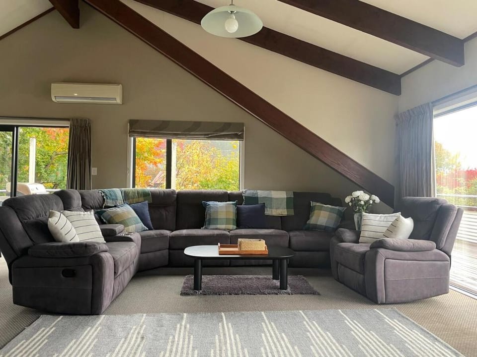 Large home in Wanaka House in Wanaka