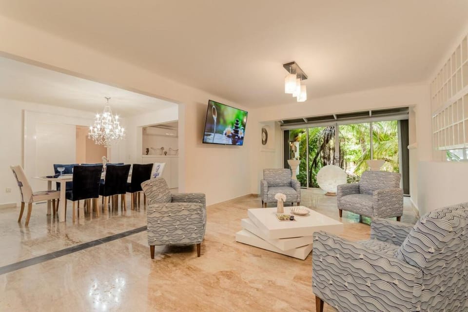 Communal lounge/ TV room, TV and multimedia, Living room