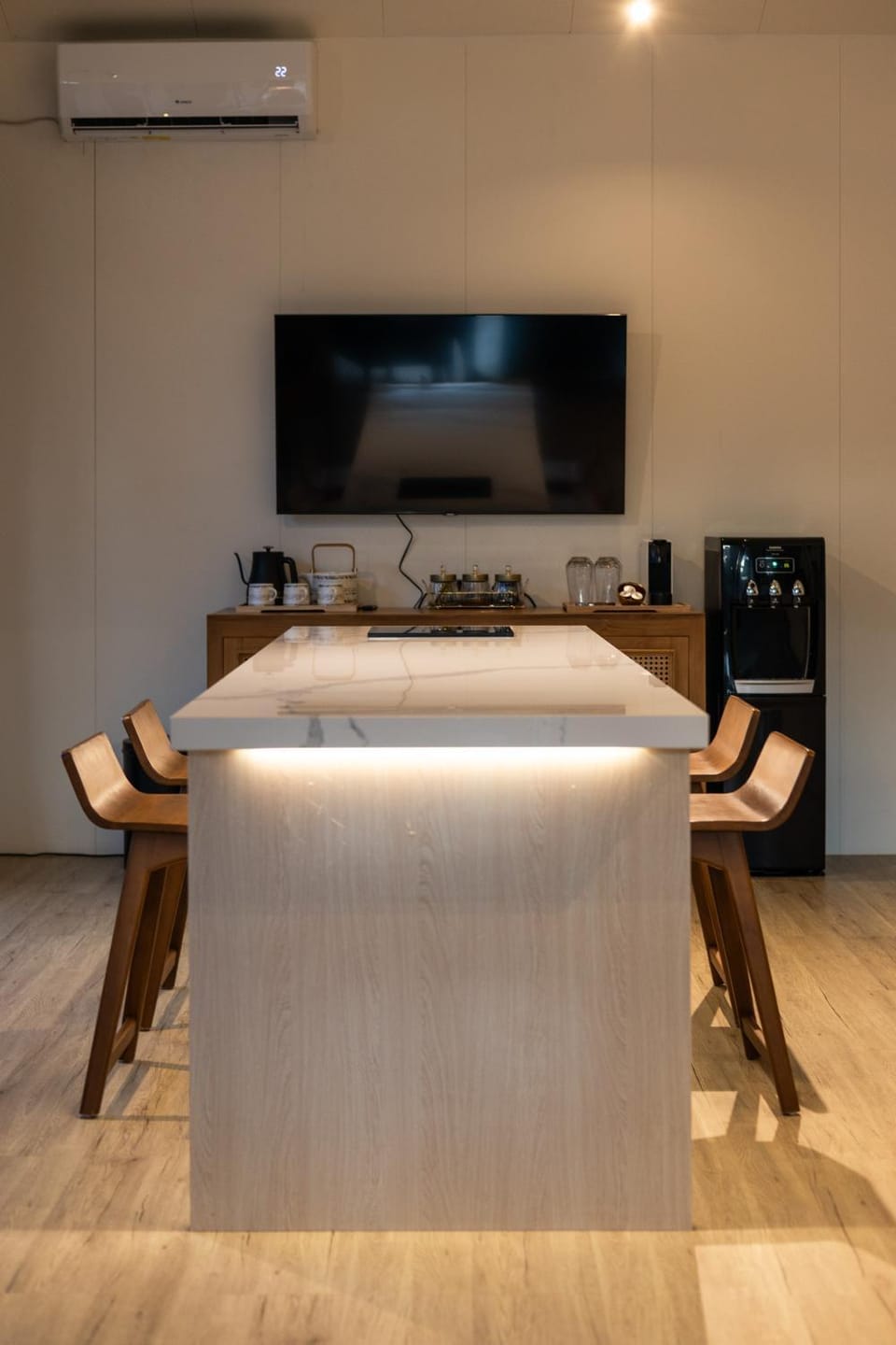 TV and multimedia, Kitchen or kitchenette