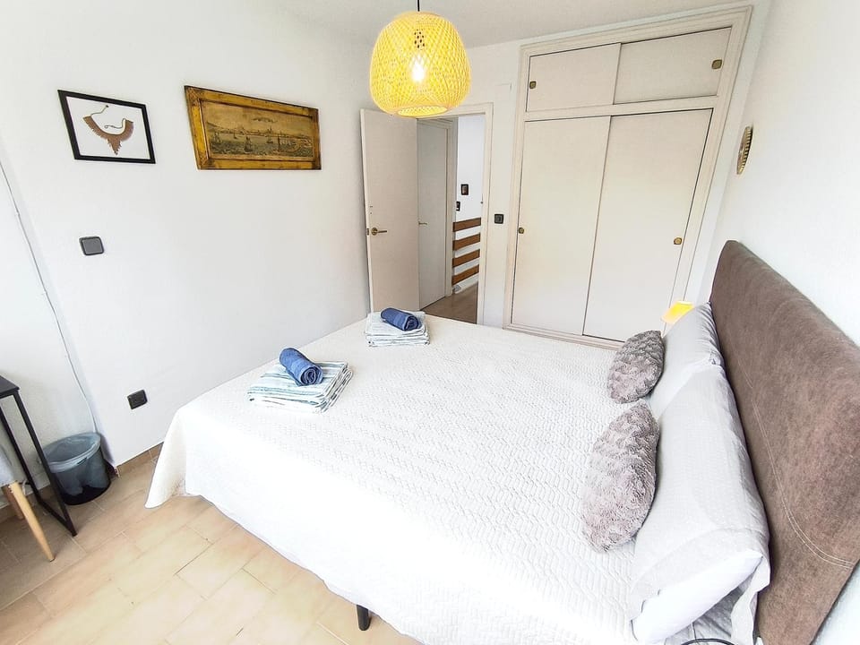 Habitación privada en casa Vacation rental in Alicante