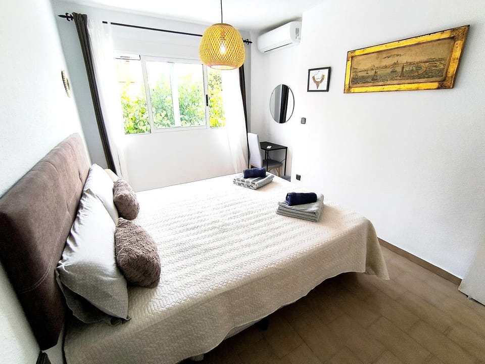 Habitación privada en casa Vacation rental in Alicante
