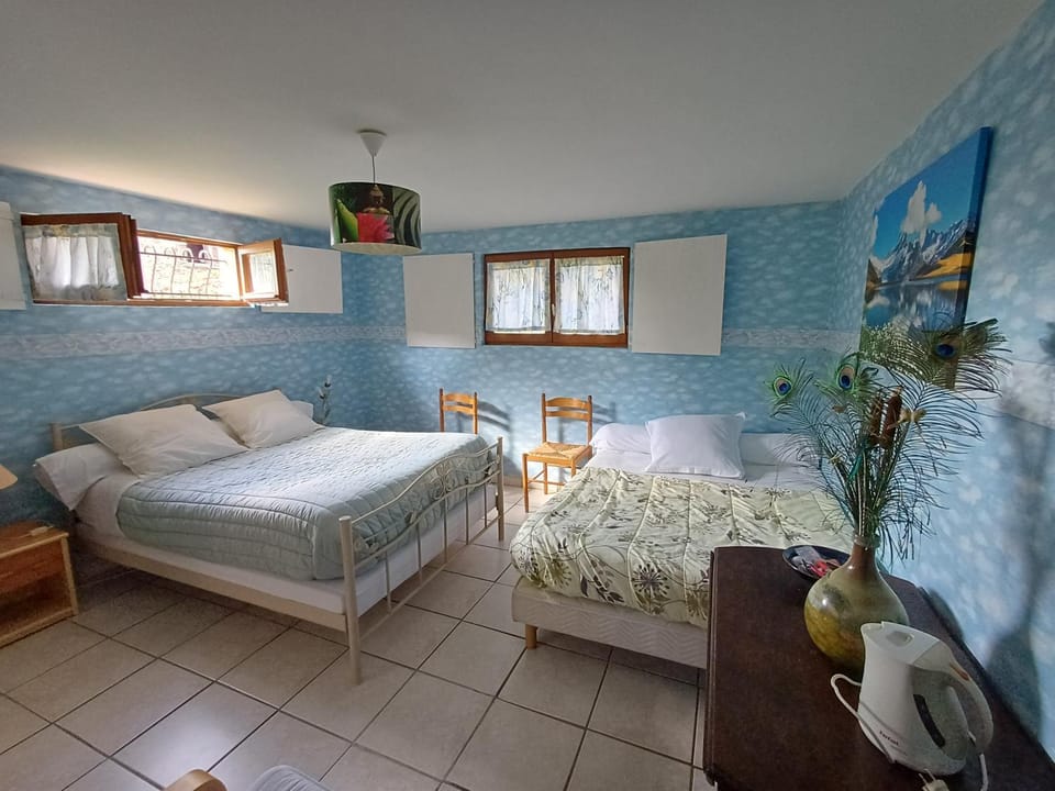 Bed, Photo of the whole room