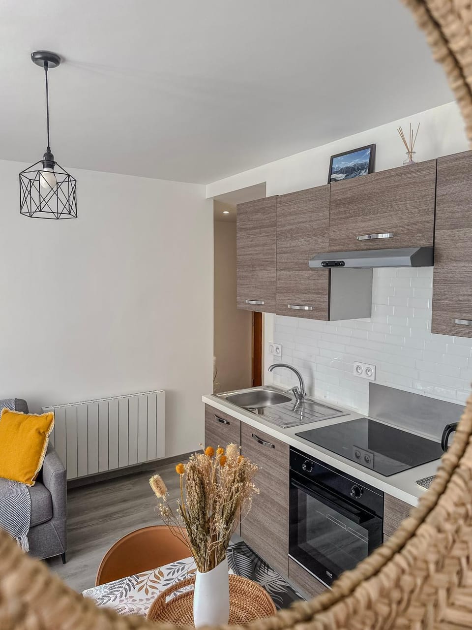 Kitchen or kitchenette, Dining area, minibar, pet friendly, stove