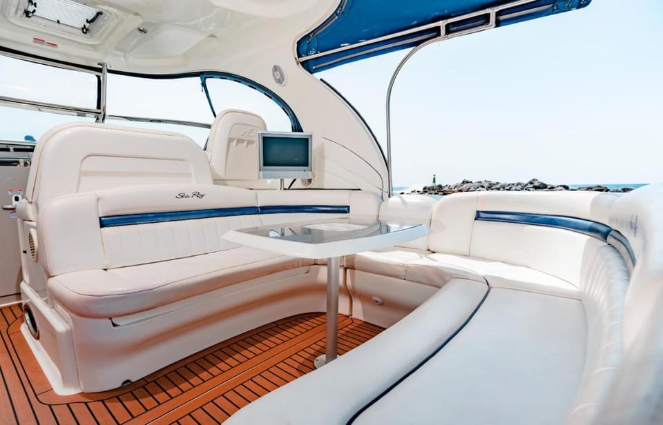 All-included private charter Docked boat in State of Quintana Roo