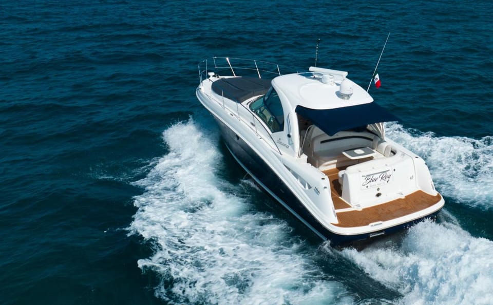 All-included private charter Docked boat in State of Quintana Roo