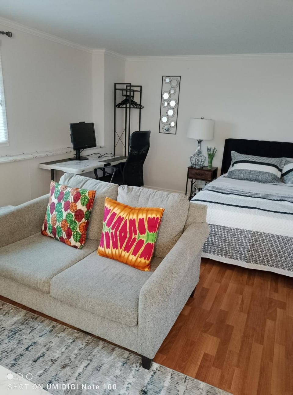 Seating area, Bedroom