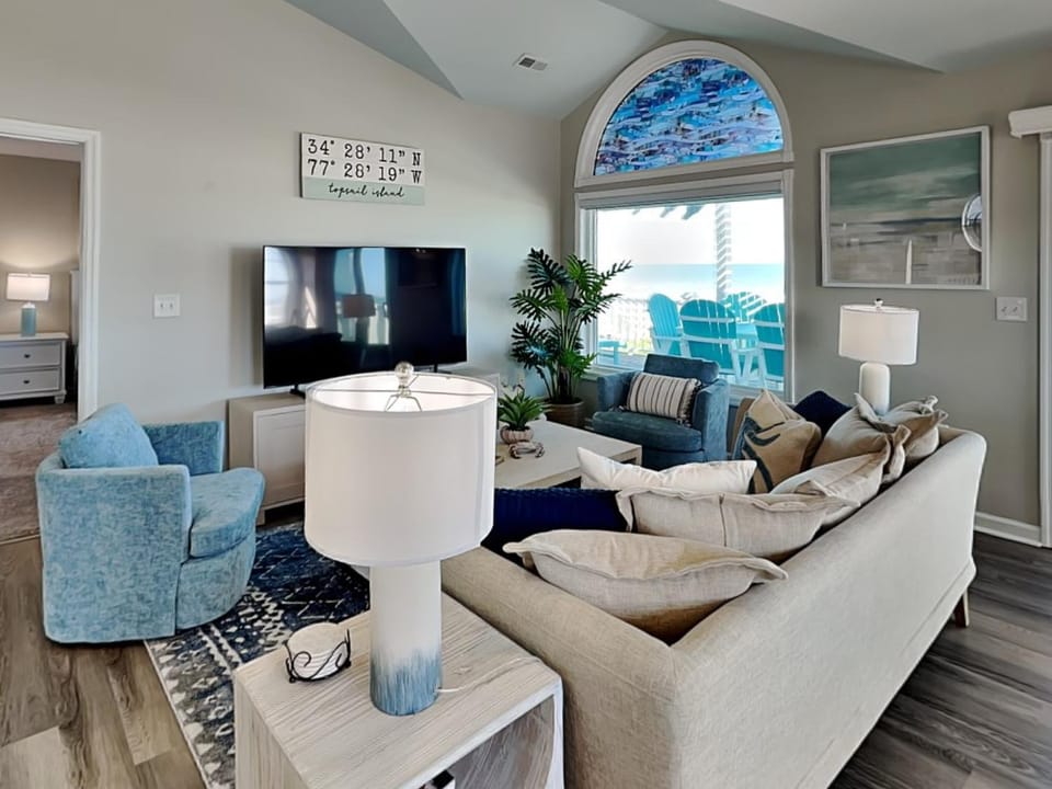 Blue Me A Wave House in North Topsail Beach