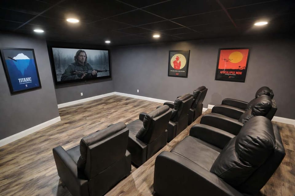 Communal lounge/ TV room, TV and multimedia, Seating area