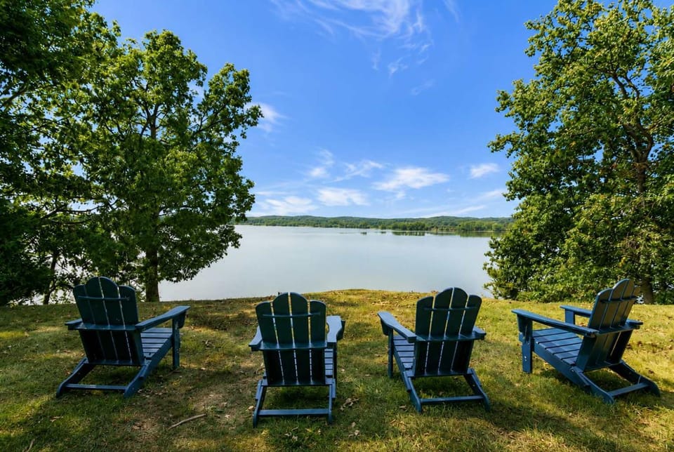 Day, Natural landscape, Lake view, sunbed