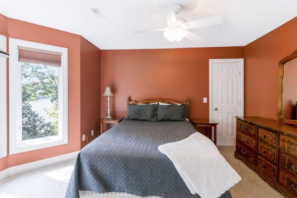 Bed, Photo of the whole room, Bedroom, wardrobe