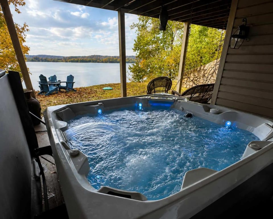 Natural landscape, Hot Tub, Lake view