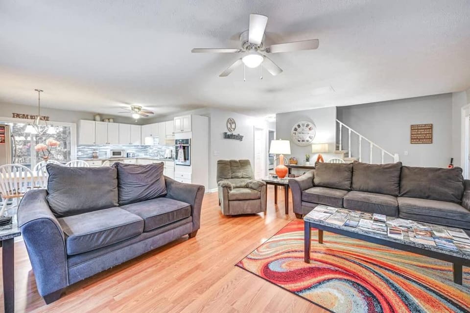 Living room, Seating area