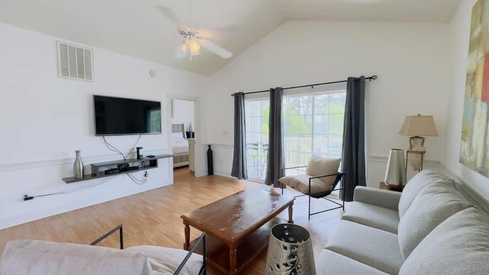 Perfect 2BR condo Central location MyrtleWood Apartment in Carolina Forest