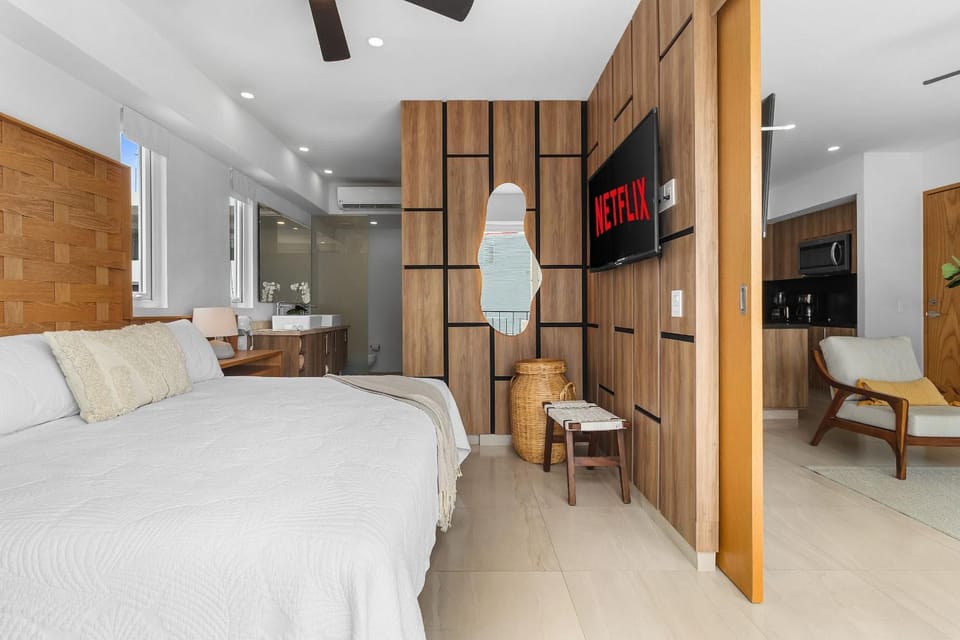 Bed, Photo of the whole room, Landmark view