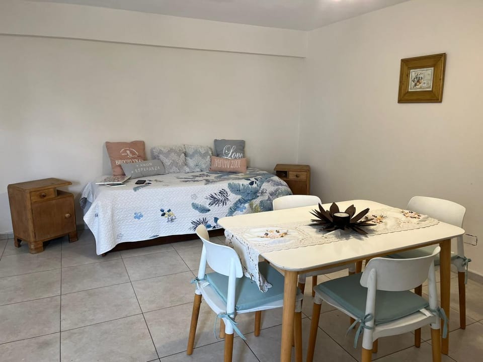 Dpto zona Clínica REINA FABIOLA con pileta Apartment in Cordoba