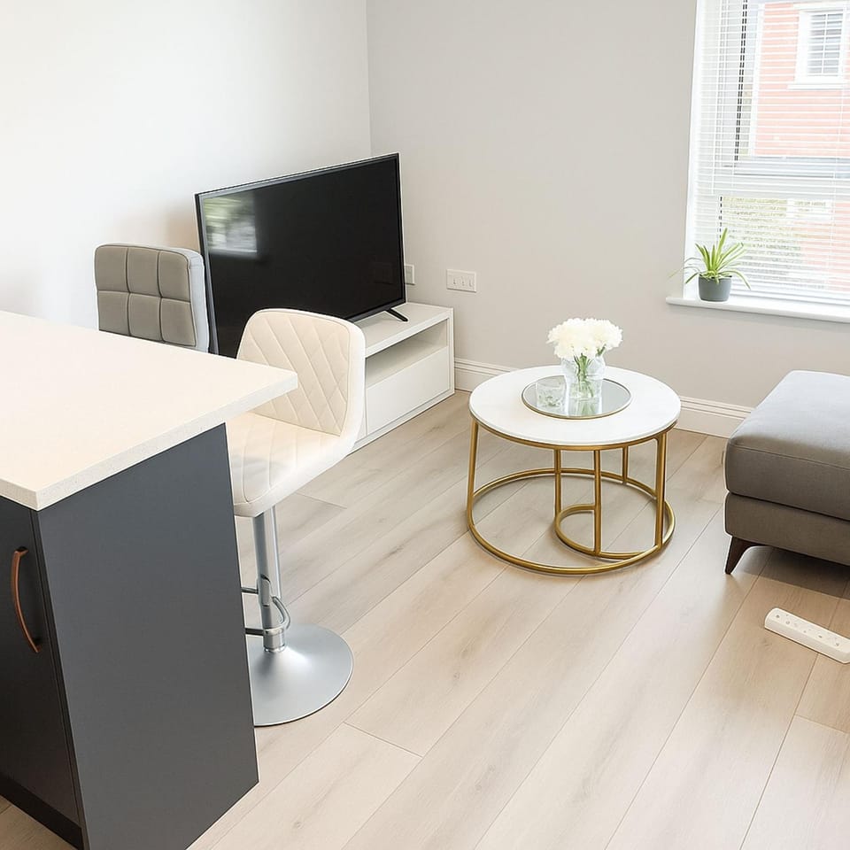 Communal lounge/ TV room, TV and multimedia, Living room