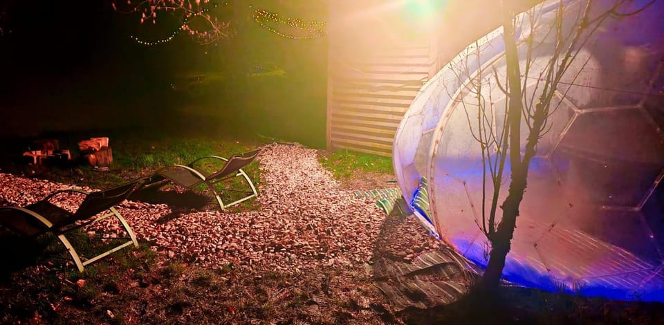 Clear dome, bbq, firepit, projector Luxury tent in West Lindsey District