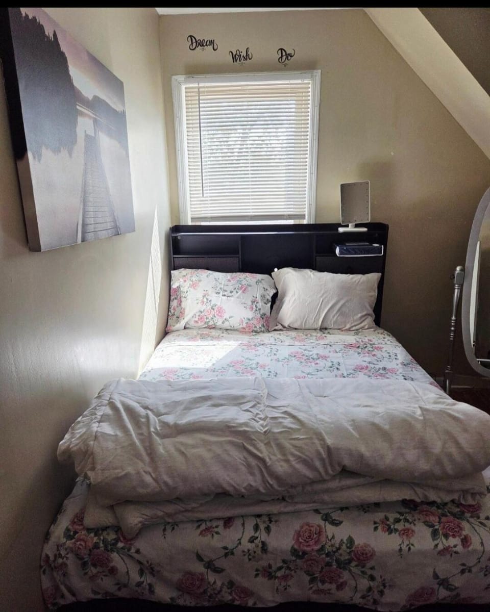 Bed, Bedroom