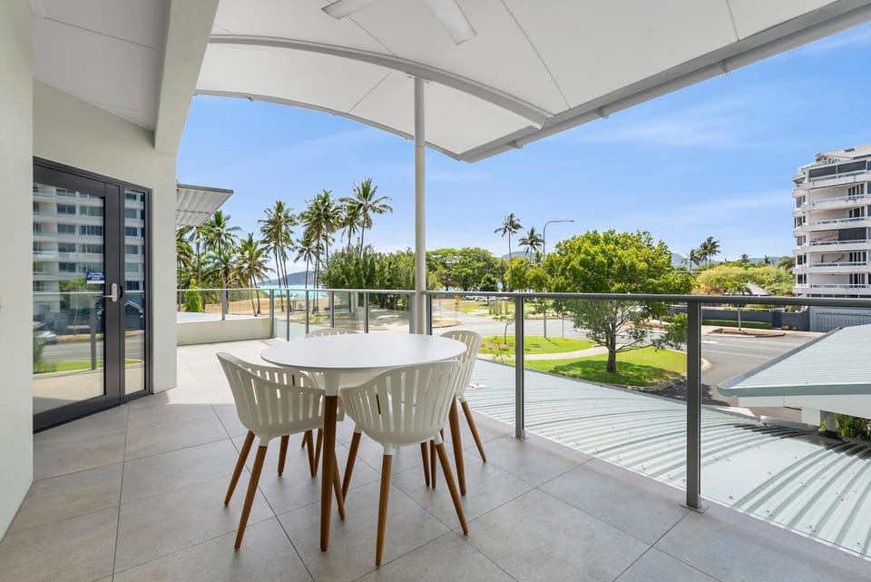 Balcony/Terrace, Facility for disabled guests, acessibility