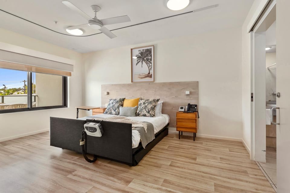 Bed, Bedroom, Facility for disabled guests, acessibility