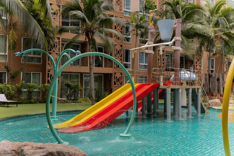 Day, Aqua park, Pool view, Swimming pool, sunbed