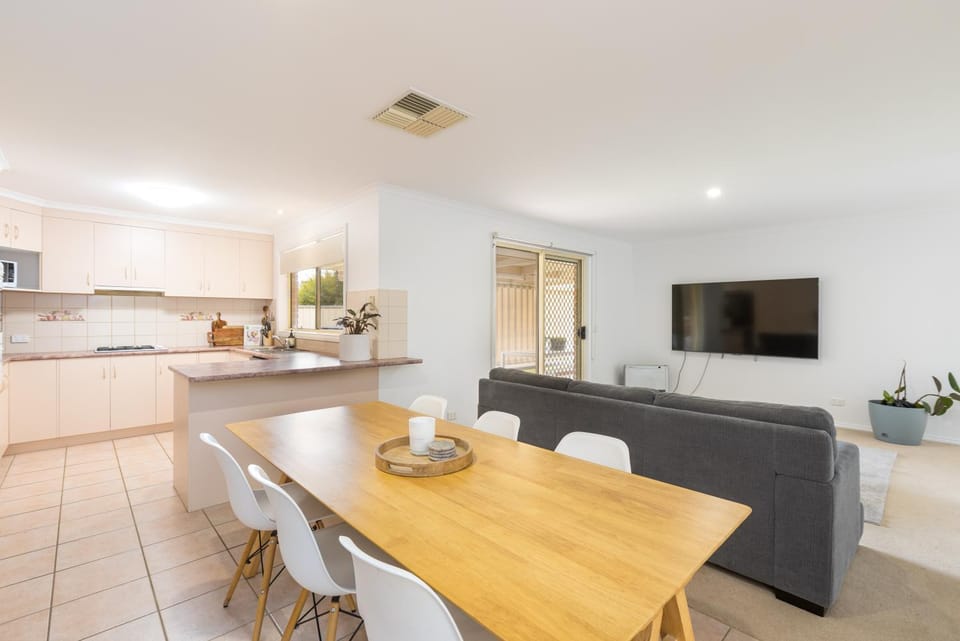 Rural Retreat- Mildura House in Mildura