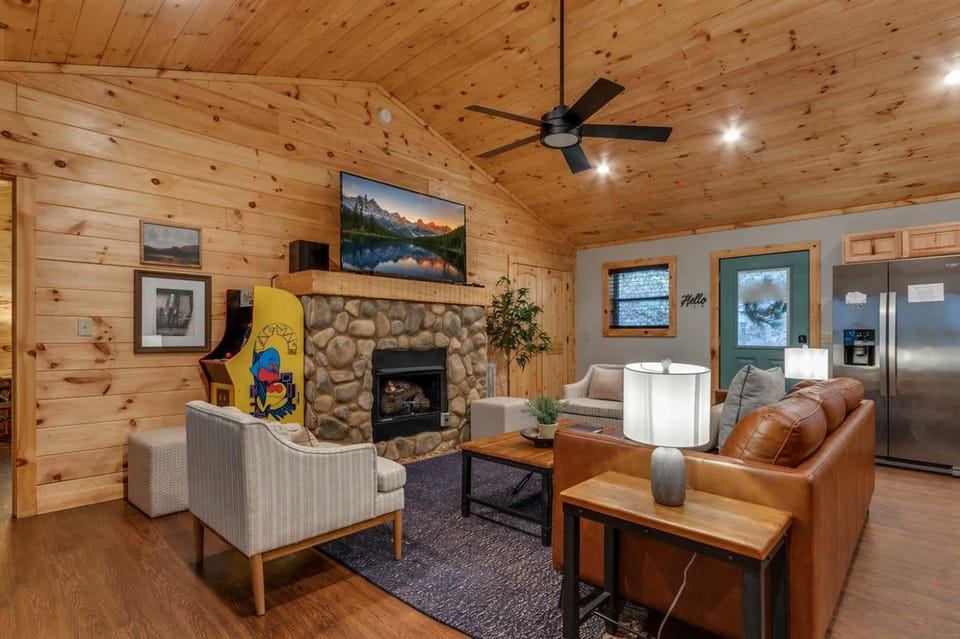 TV and multimedia, Living room, fireplace