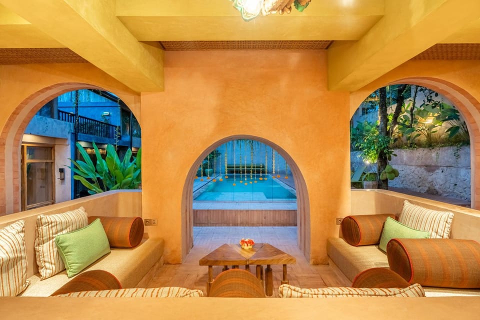 Living room, Seating area