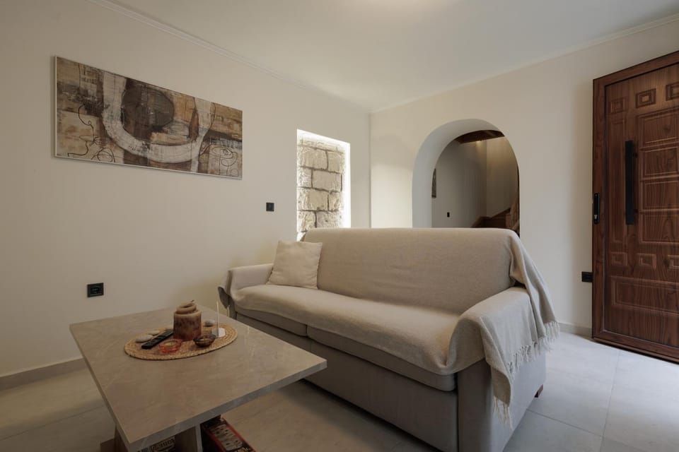 Hidden Petra Luxury Suites House in Ialysos