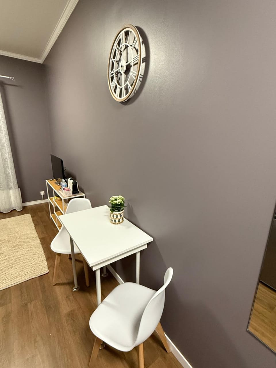 Seating area, Dining area