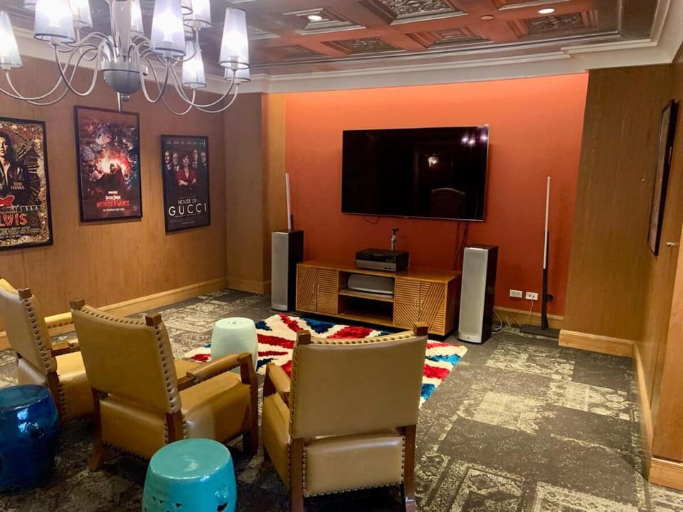Communal lounge/ TV room, TV and multimedia