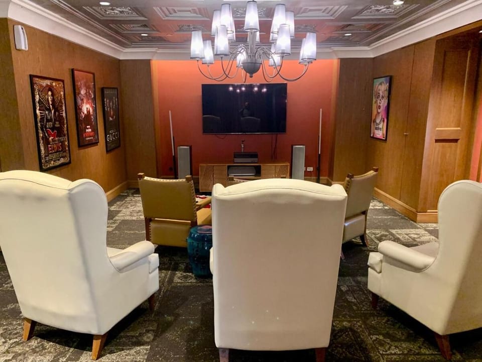Communal lounge/ TV room, TV and multimedia
